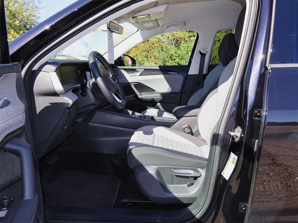 Certified 2025 Volkswagen Tiguan S image 11