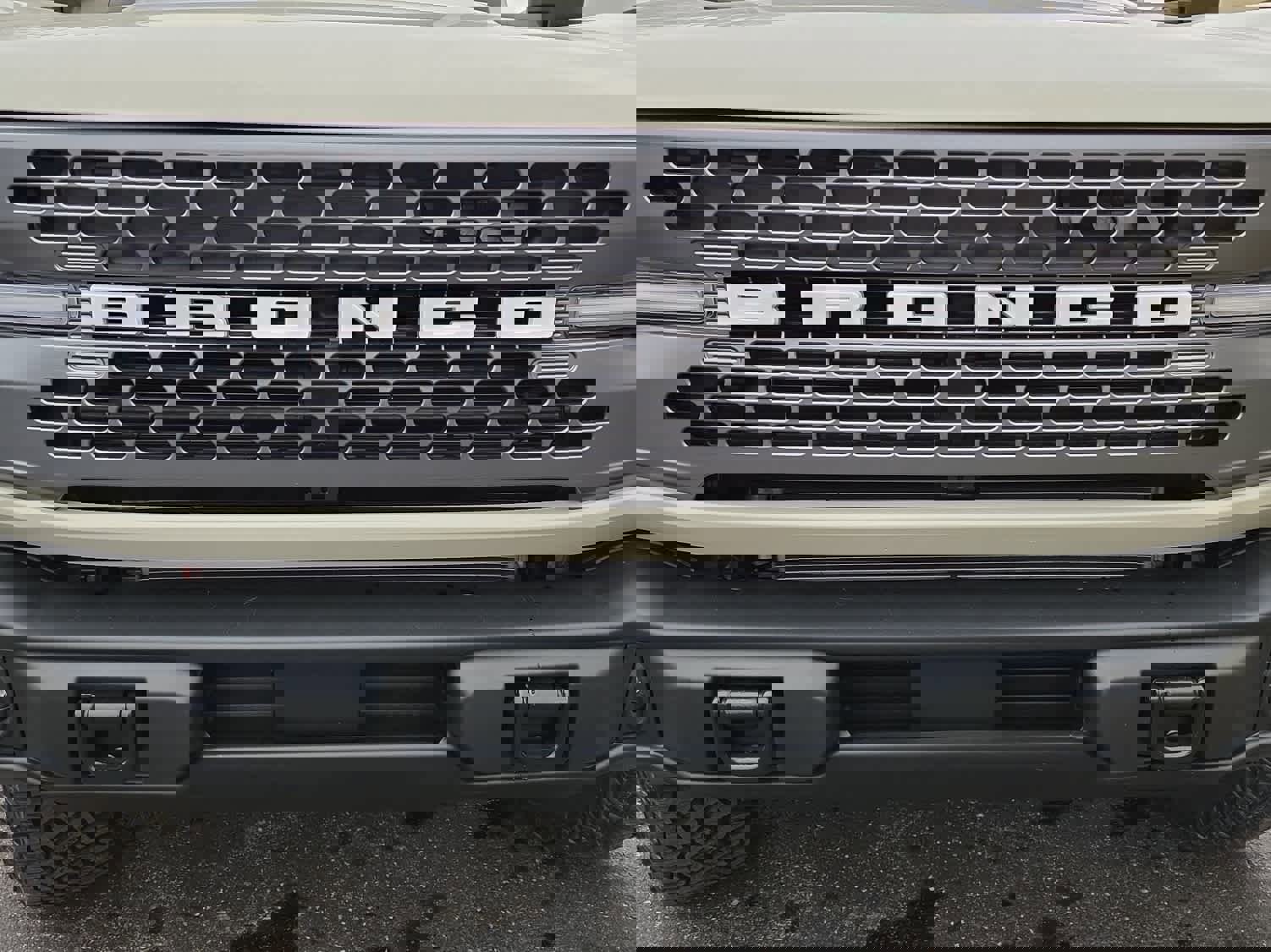 New 2025 Ford Bronco Badlands image 8