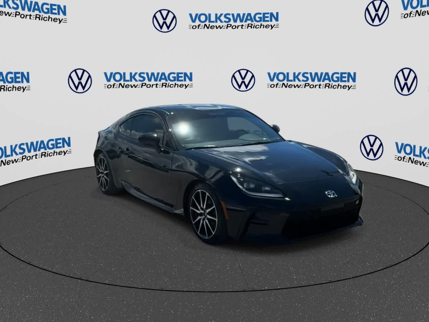 Used 2023 Toyota GR86 RWD image 2