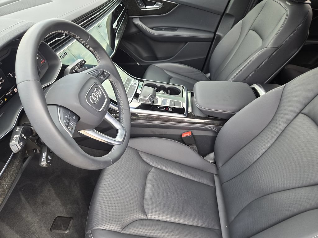 Certified 2025 Audi Q7 2.0T Premium Plus w/ Premium Plus Package AWD/4WD image 16
