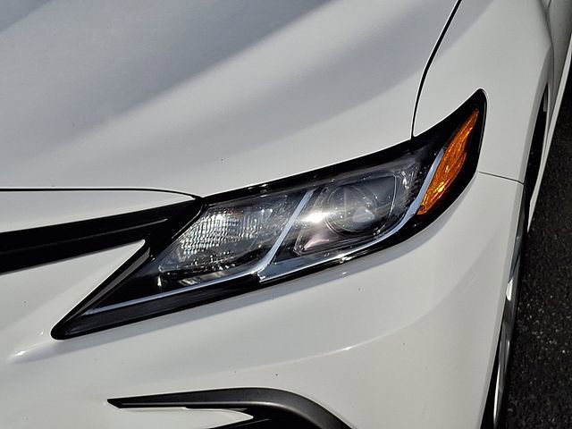 Used 2024 Toyota Camry LE image 9