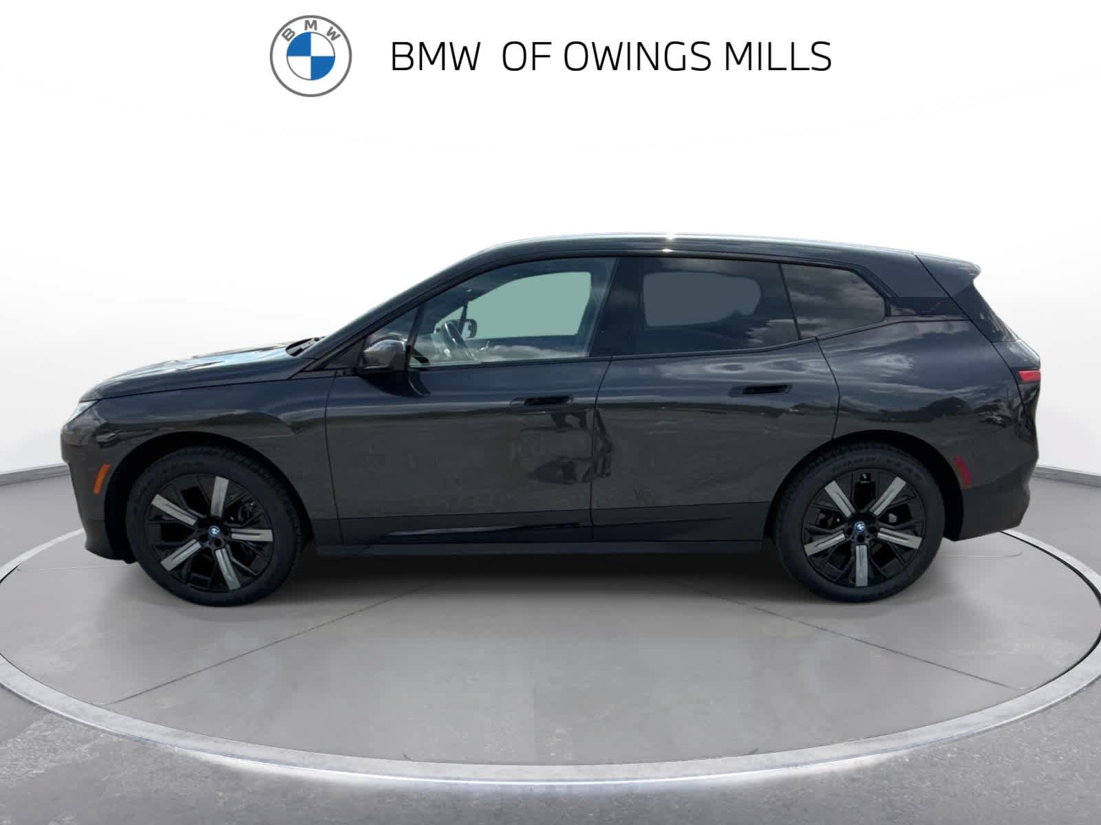 Used 2024 BMW iX xDrive50 w/ Premium Package AWD/4WD image 5