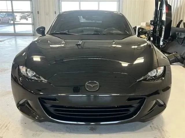 Used 2021 MAZDA MX-5 Miata RF Club RWD image 16