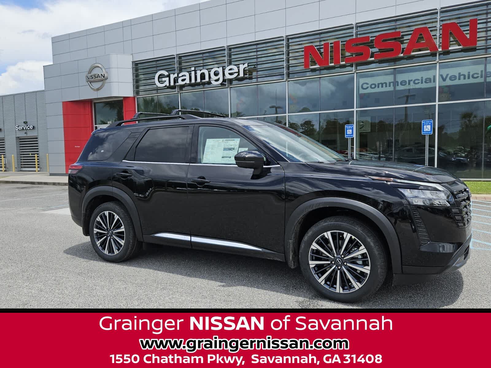 New 2026 Nissan Pathfinder Platinum FWD image 1
