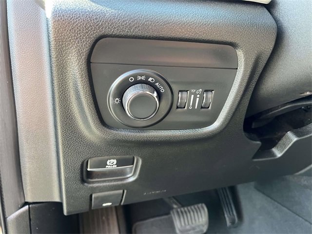 Used 2023 Jeep Grand Cherokee L Laredo image 14