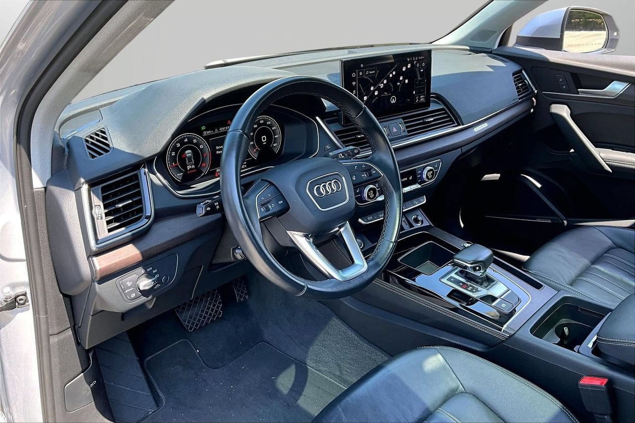 Used 2022 Audi Q5 2.0T Premium Plus w/ Premium Plus Package AWD/4WD image 19