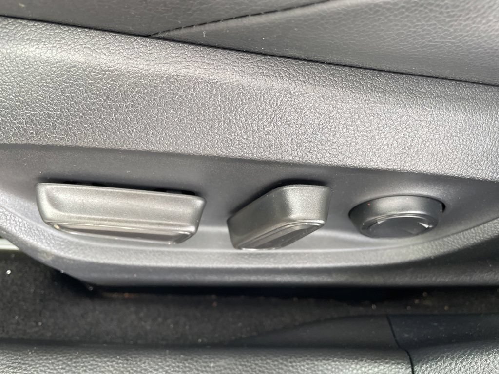 Used 2025 Toyota Corolla XSE FWD image 12