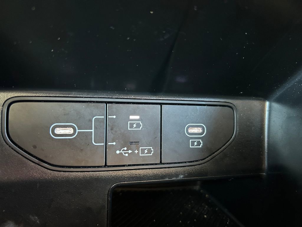 Used 2025 Kia Sorento LX FWD image 18
