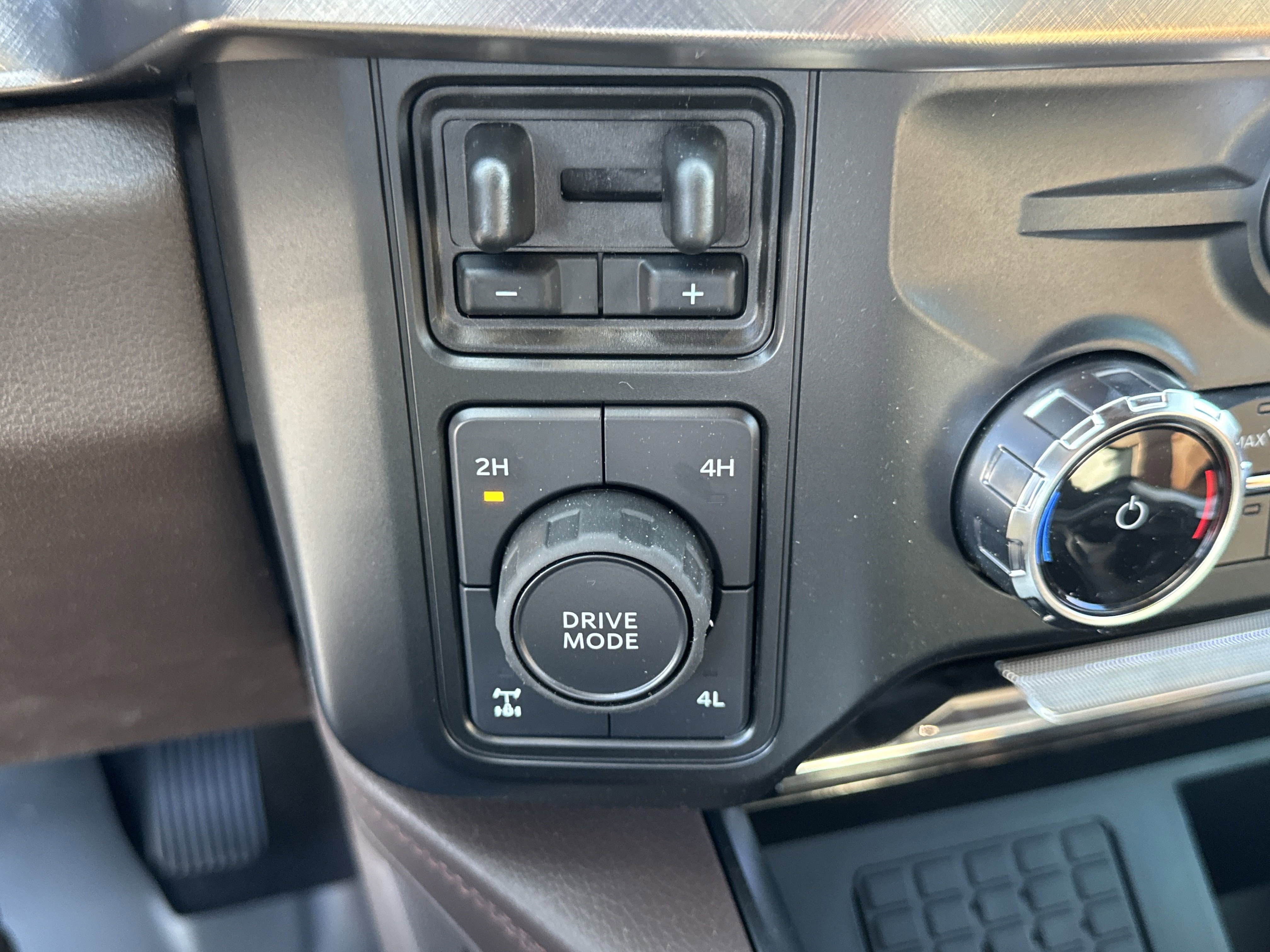 New 2025 Ford F250 King Ranch w/ Chrome Package image 33