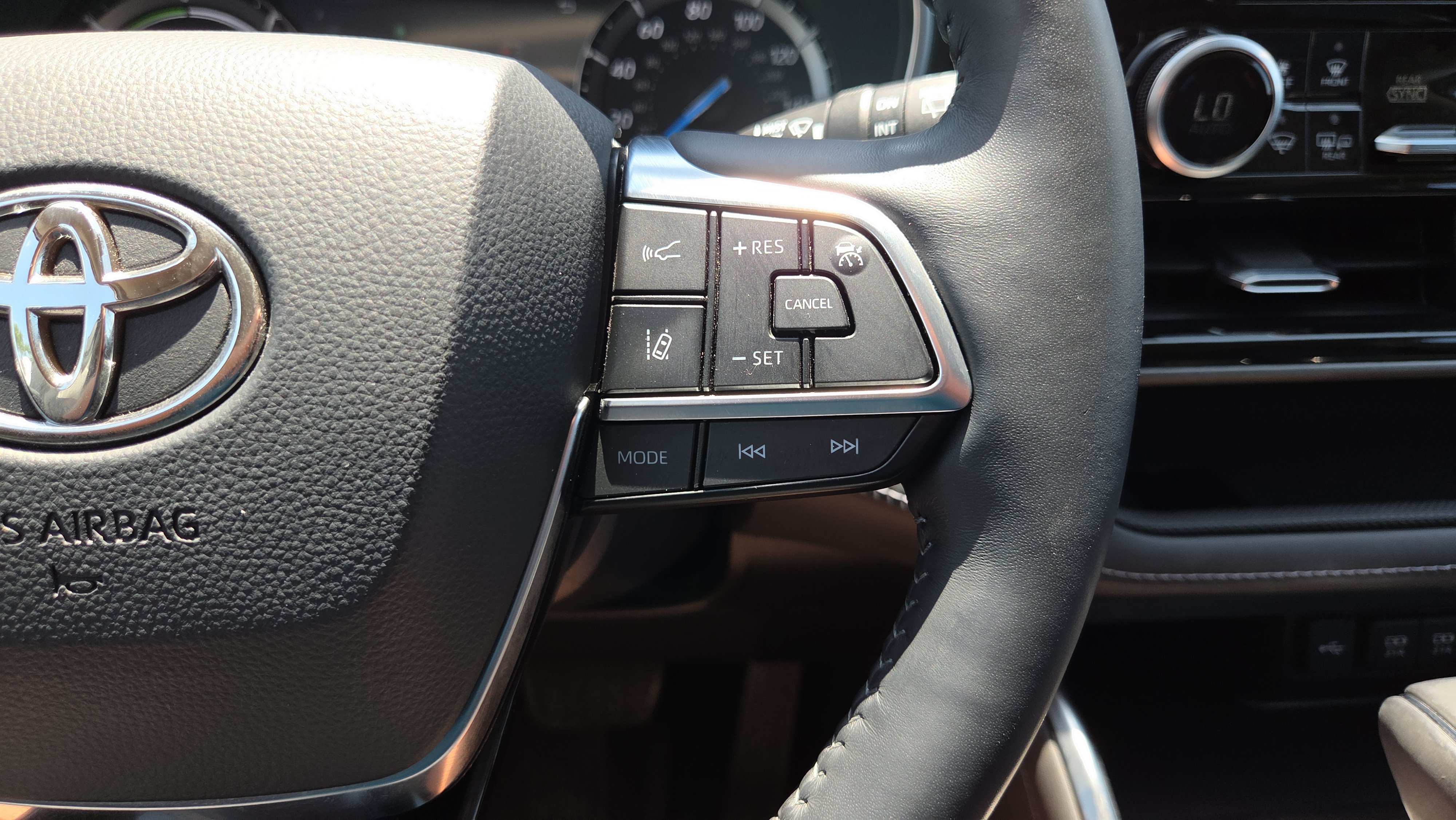 Certified 2021 Toyota Highlander Limited AWD/4WD image 28