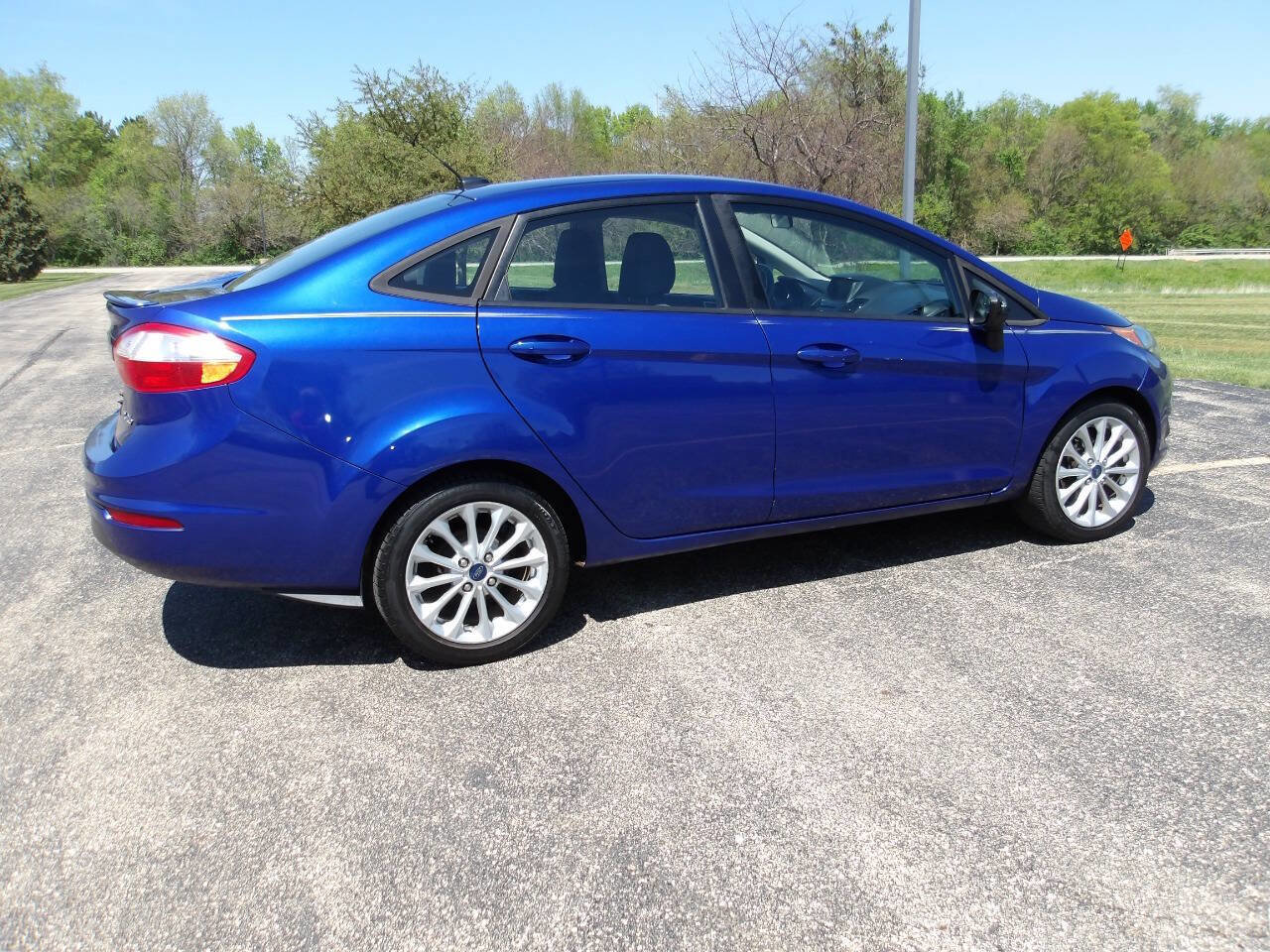 Used 2014 Ford Fiesta SE w/ Equipment Group 201A FWD image 10