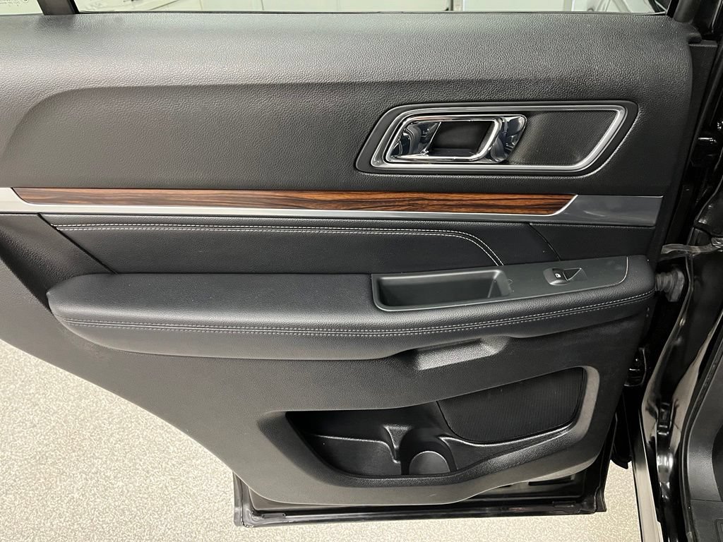 Used 2018 Ford Explorer Limited AWD/4WD image 42