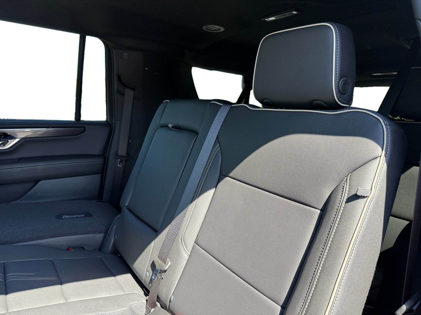 New 2026 GMC Yukon XL Elevation AWD/4WD image 16