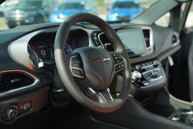 New 2026 Chrysler Pacifica Pinnacle AWD/4WD image 26