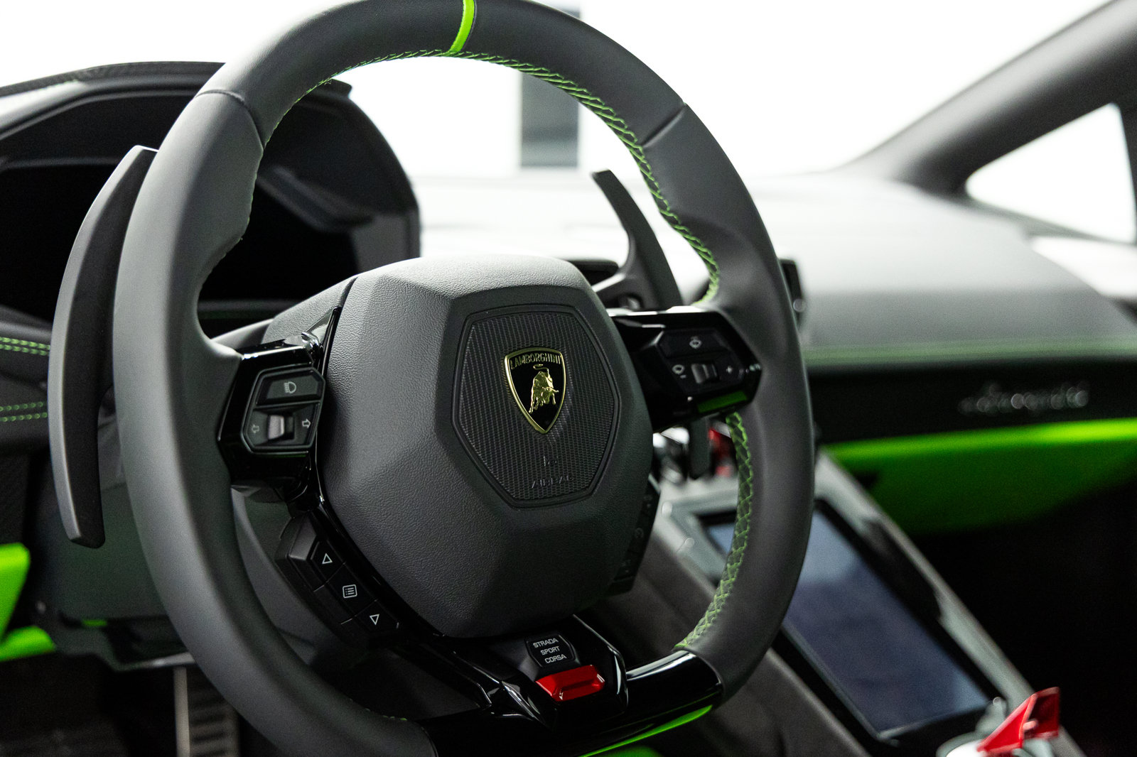 Used 2023 Lamborghini Huracan Tecnica RWD image 38