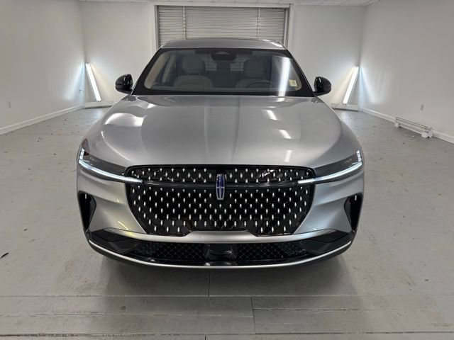 Used 2025 Lincoln Nautilus Premier w/ Equipment Group 102A image 2