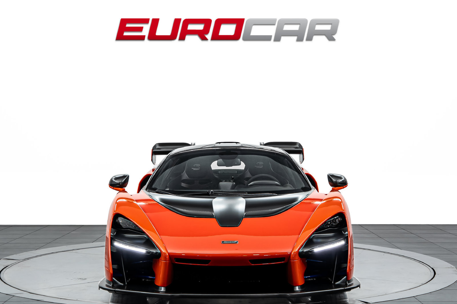 Used 2019 McLaren Senna RWD image 8
