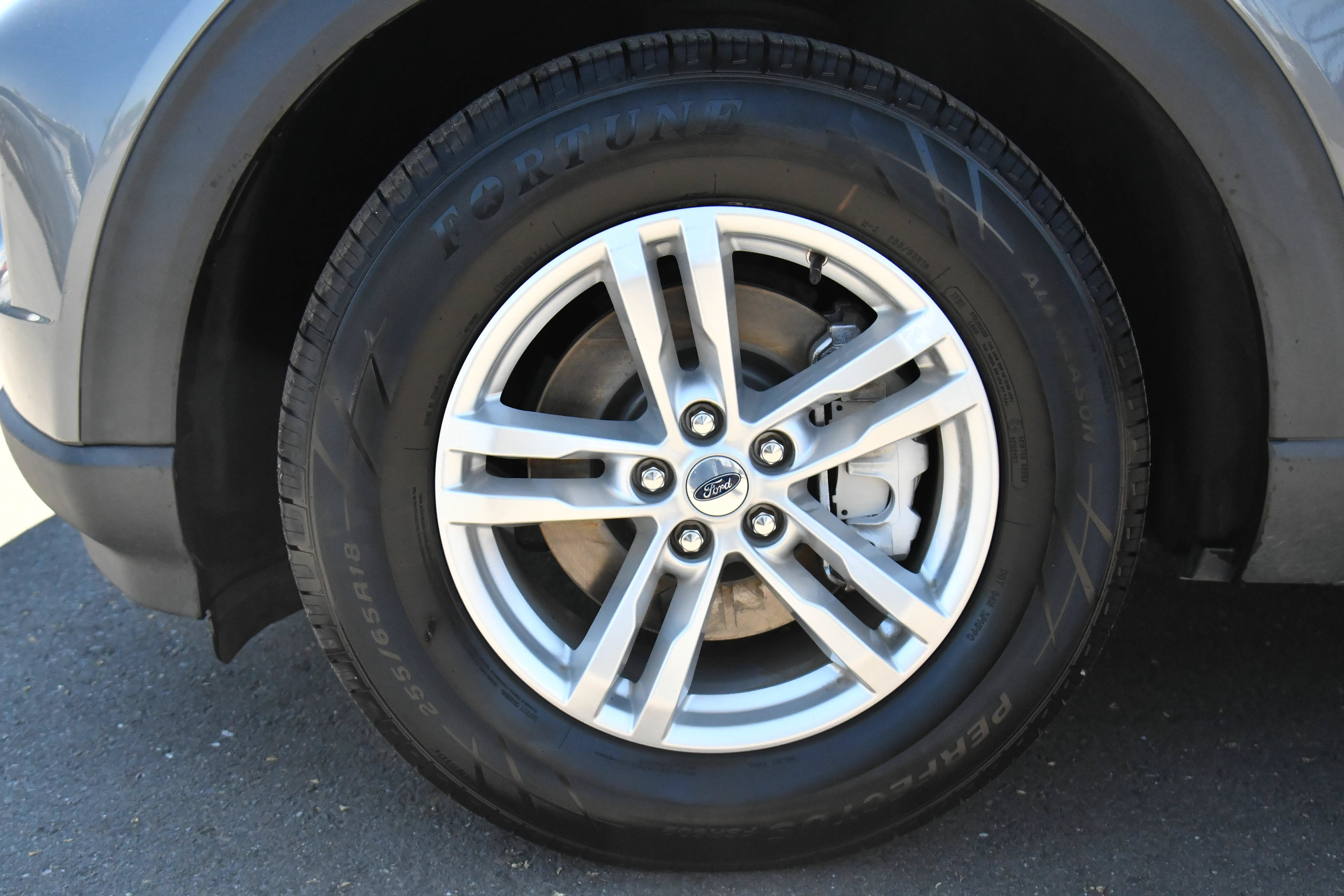 Used 2023 Ford Explorer XLT w/ Equipment Group 202A RWD image 12