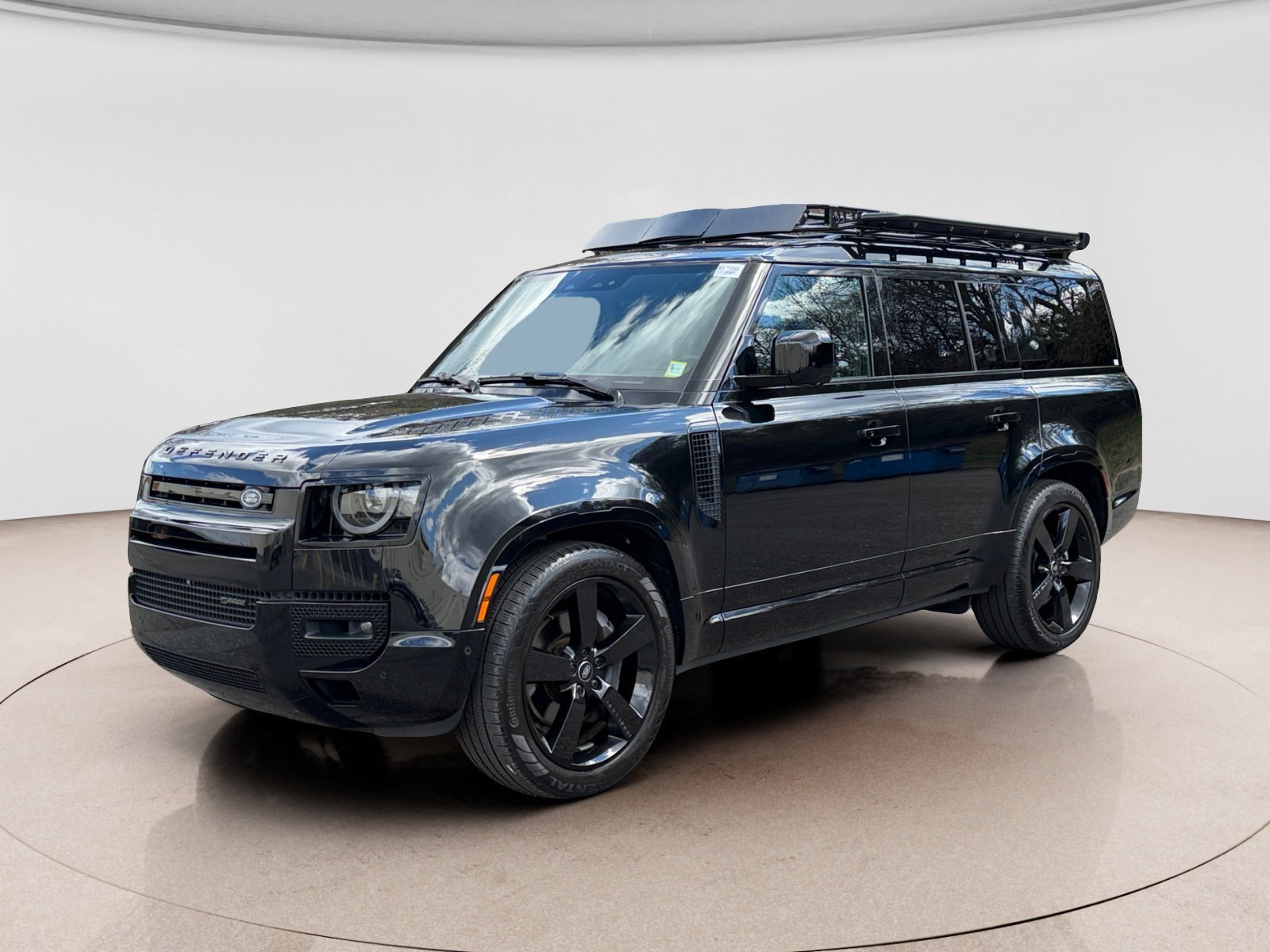 Used 2023 Land Rover Defender 130 X-Dynamic SE image 1