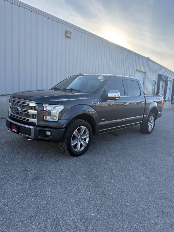 Used 2016 Ford F150 Platinum w/ Equipment Group 701A Luxury AWD/4WD image 3