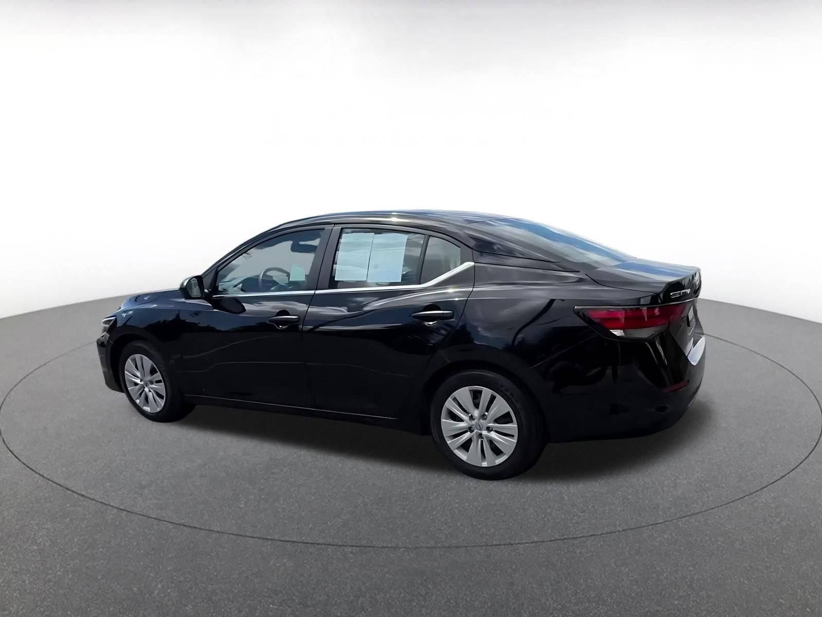 Used 2025 Nissan Sentra S FWD image 10