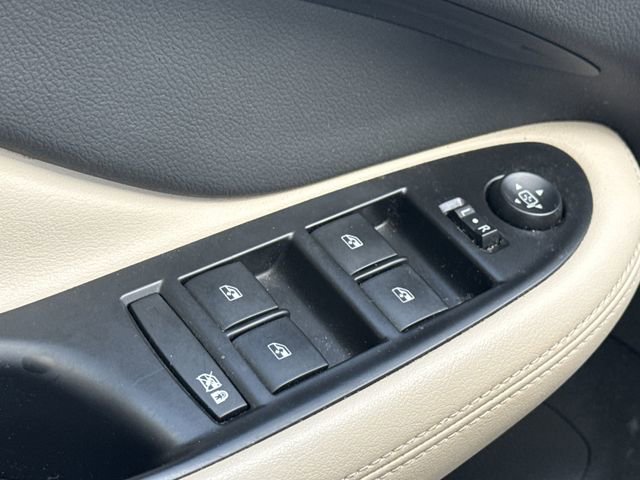 Used 2019 Buick Envision Essence image 12