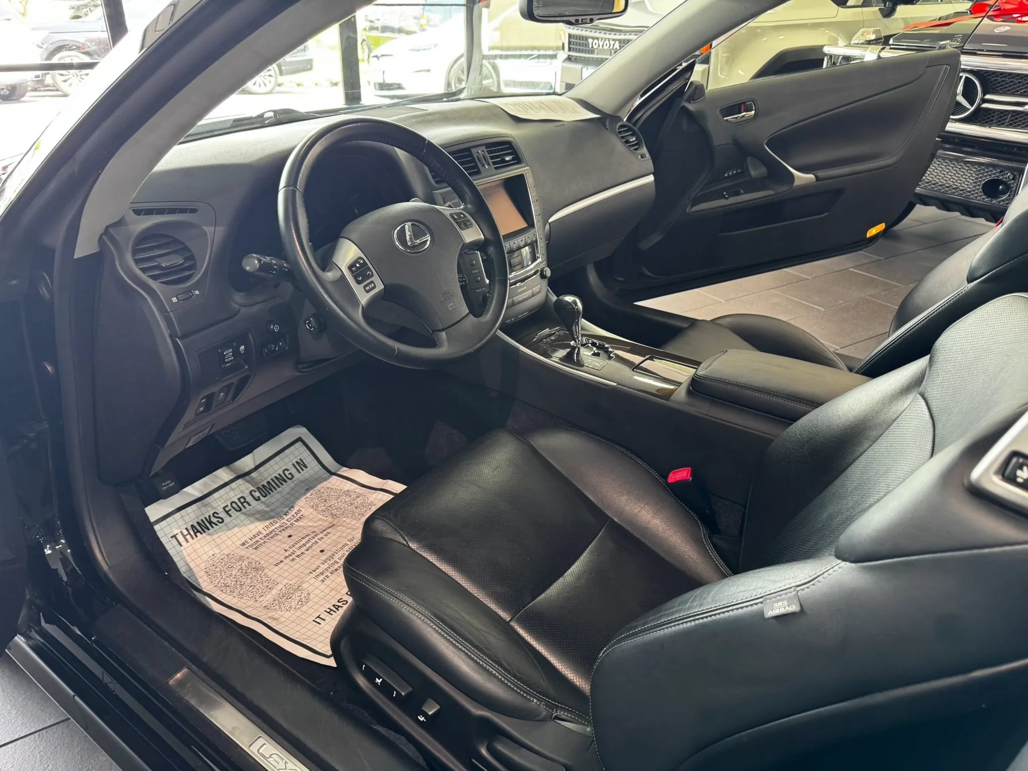 Used 2013 Lexus IS 250C w/ Luxury Pkg RWD image 9