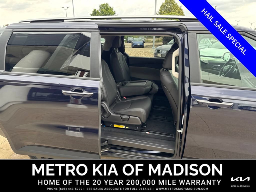 Used 2026 Kia Carnival EX FWD image 35