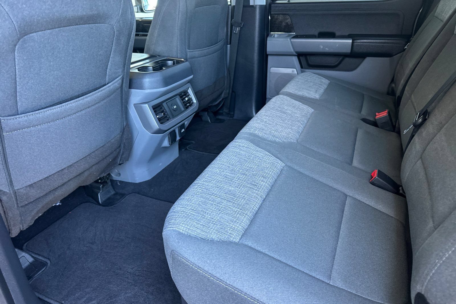 Used 2023 Ford F250 XLT w/ XLT Premium Package AWD/4WD image 12
