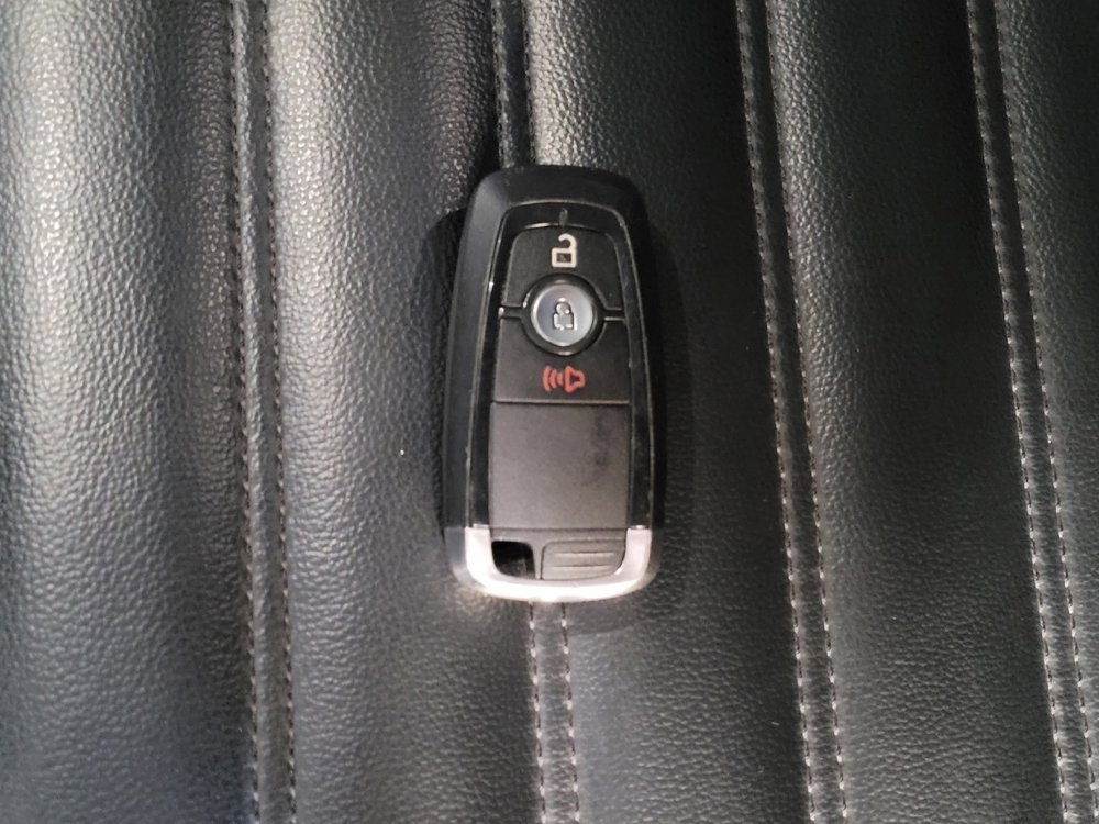 Used 2024 Ford Edge SEL image 32