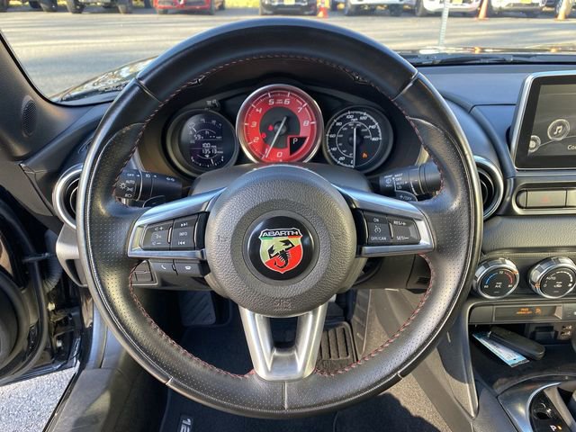 Used 2018 FIAT 124 Spider Abarth w/ Convenience Group RWD image 18