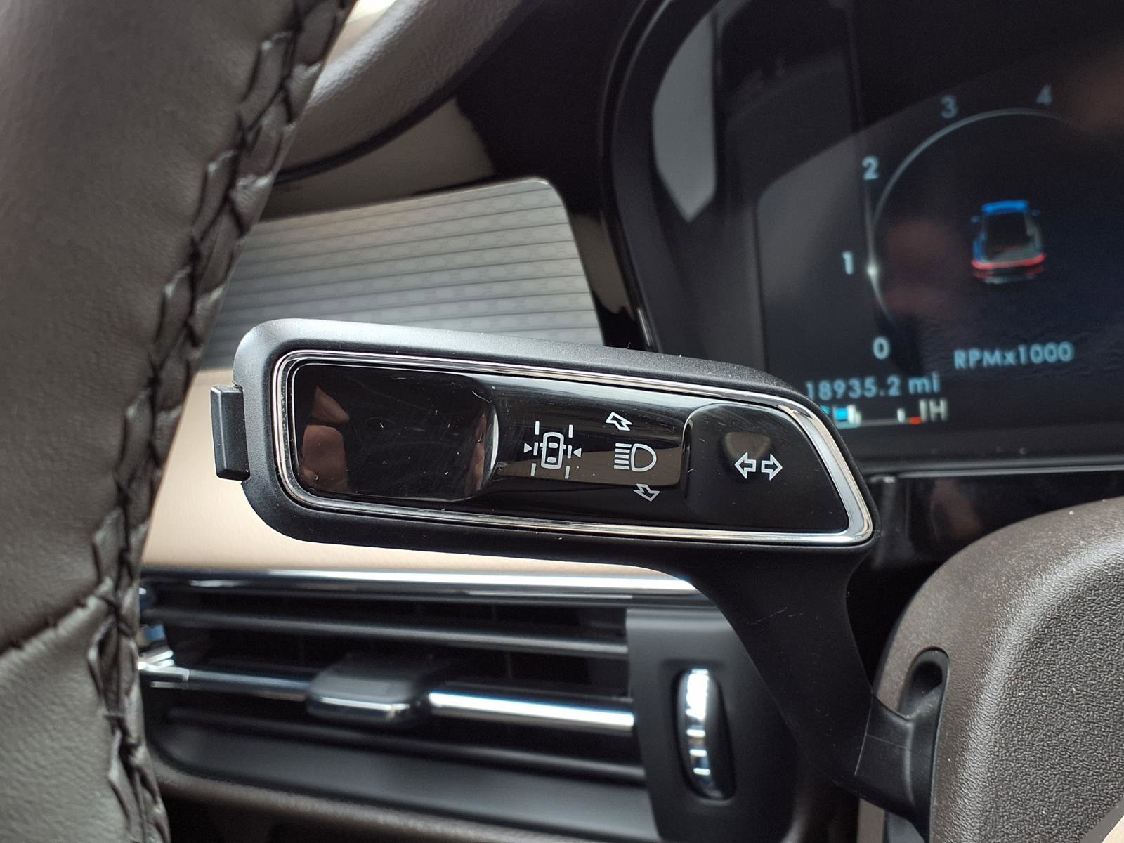 Used 2024 Lincoln Corsair Premiere w/ Equipment Group 101A image 23