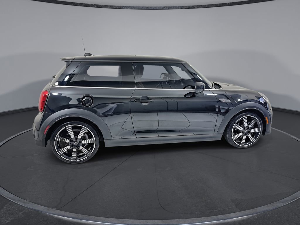 Used 2023 MINI Cooper S w/ Signature Upholstery Package FWD image 9