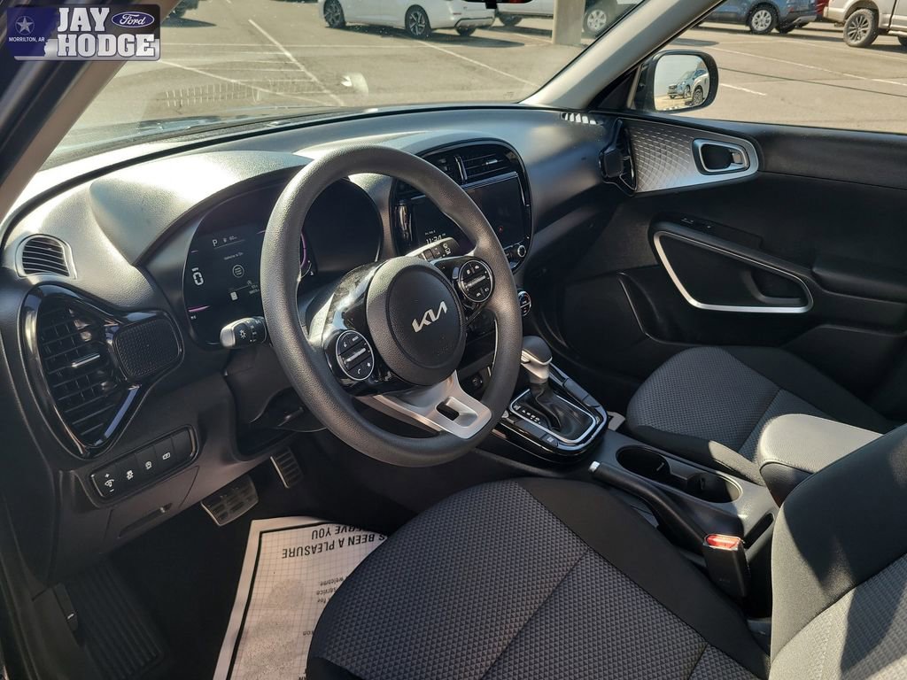 Used 2025 Kia Soul S image 11