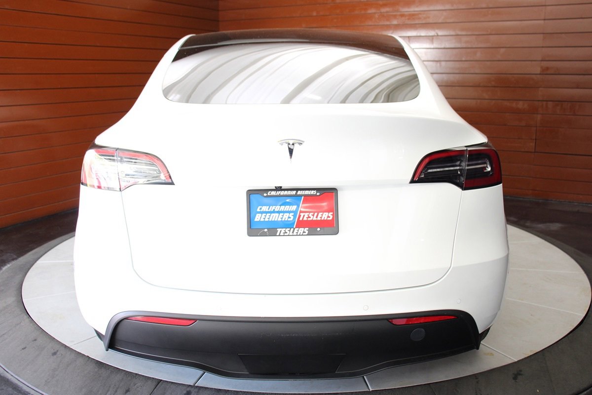 Used 2021 Tesla Model Y Long Range image 2
