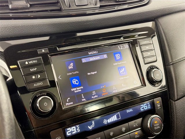 Used 2020 Nissan Rogue SV image 14