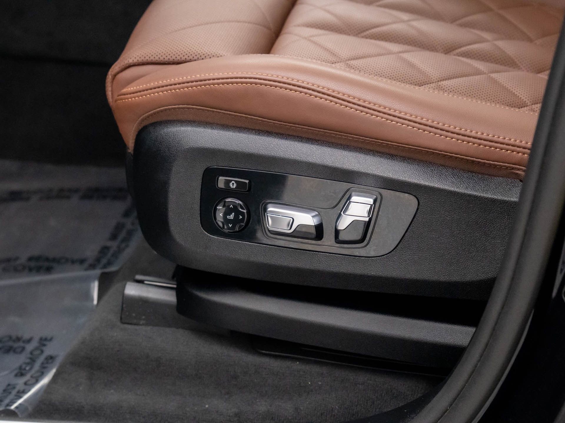 Certified 2024 BMW X7 xDrive40i w/ Executive Package image 15