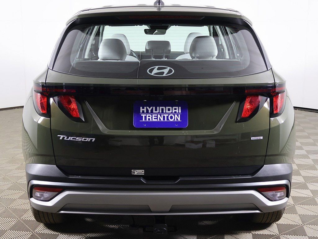 Certified 2025 Hyundai Tucson SE image 10
