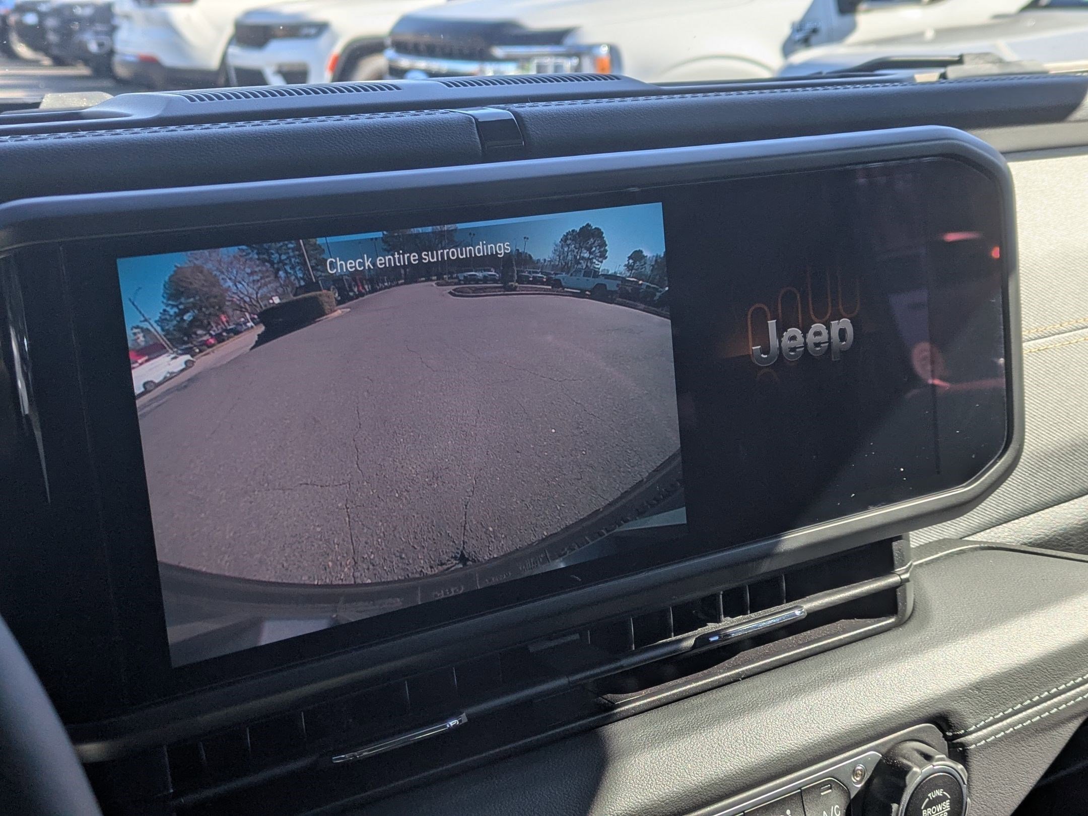 Used 2024 Jeep Wrangler Sahara w/ Safety Group image 13