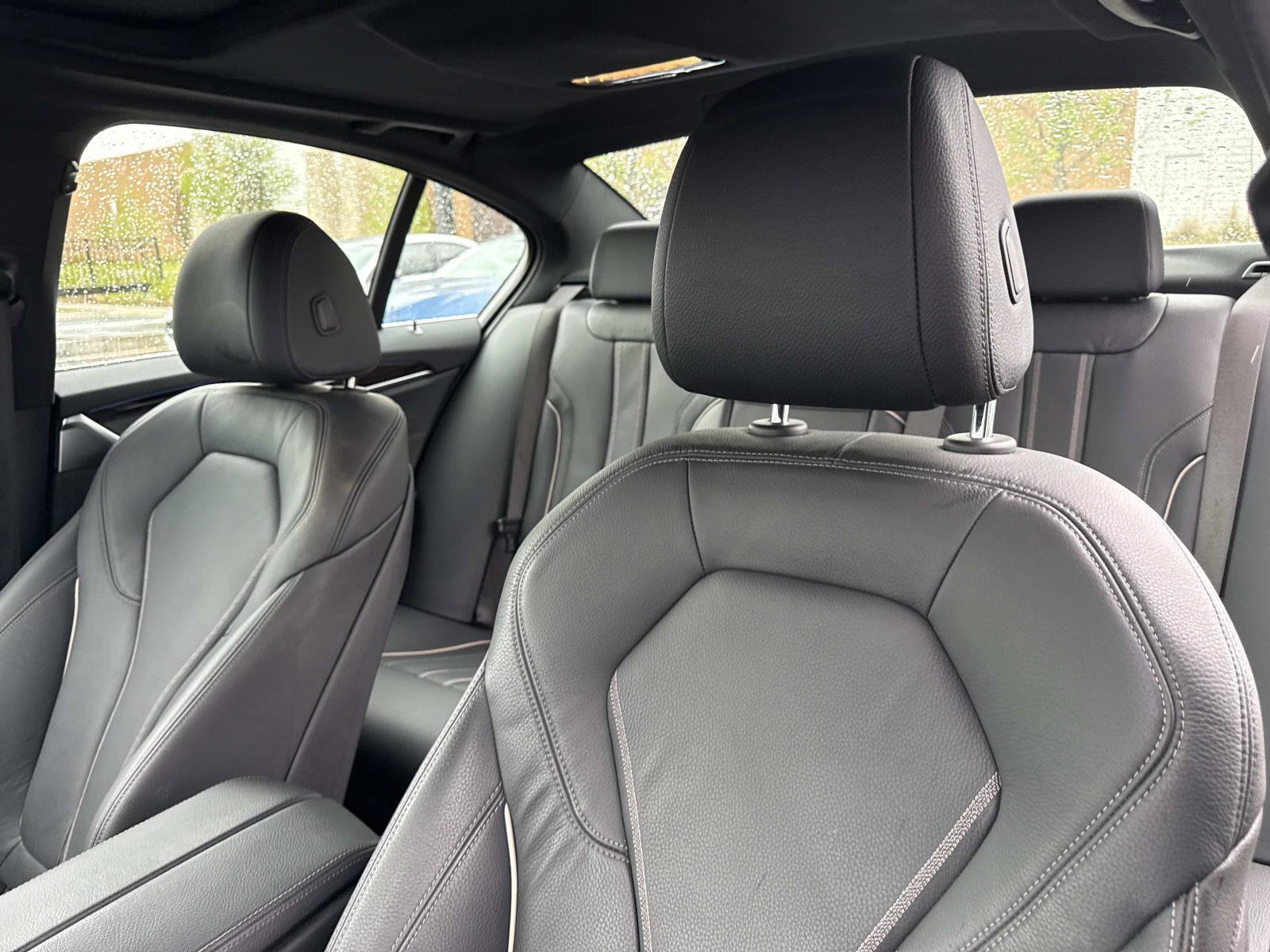 Used 2023 BMW 530e xDrive w/ Premium Package image 21