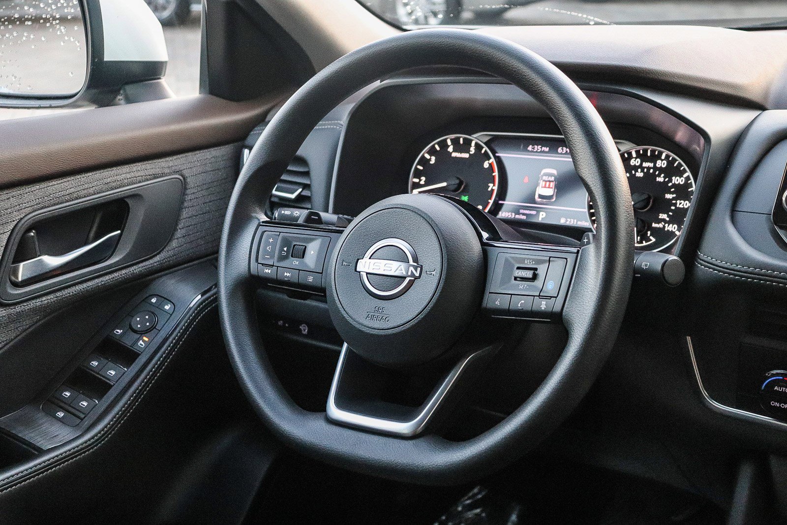 Used 2023 Nissan Rogue SV image 16