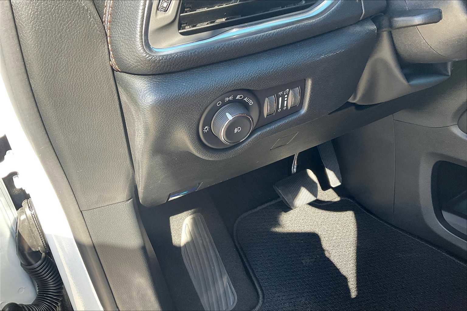 New 2026 Chrysler Pacifica Pinnacle image 18