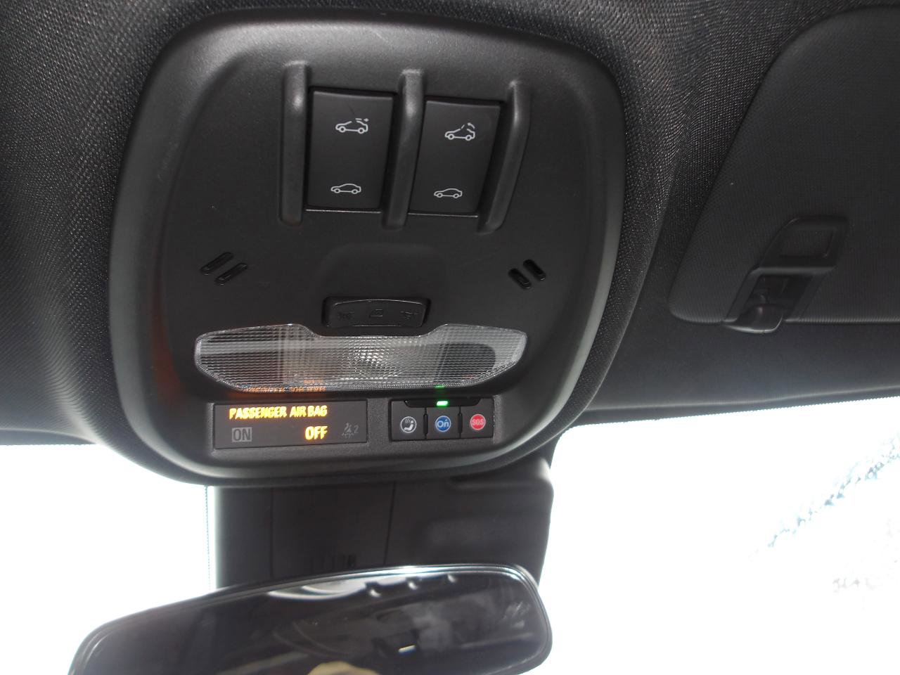 Used 2024 Chevrolet Trax RS w/ Sunroof Package FWD image 22