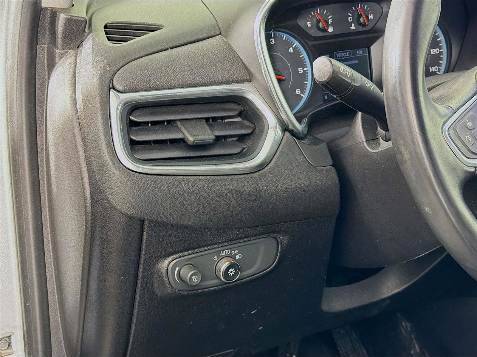 Used 2018 Chevrolet Equinox LT image 10