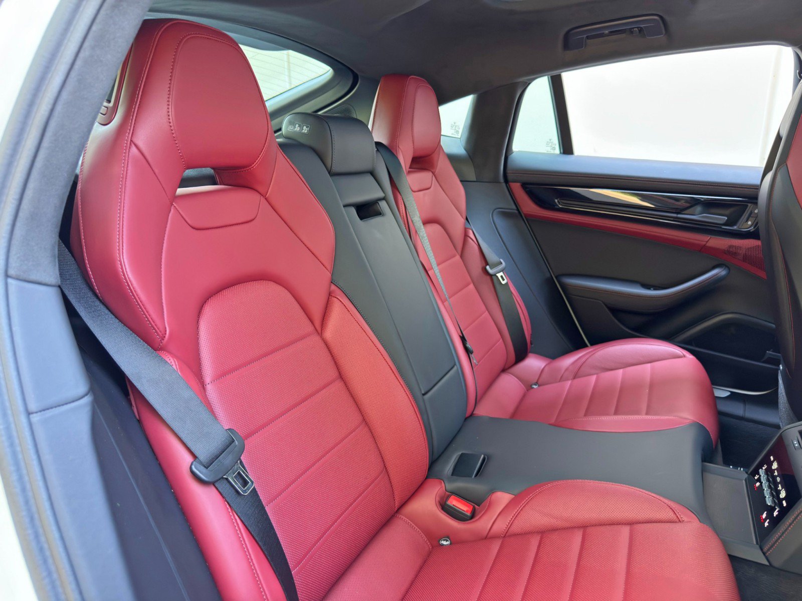 Used 2025 Porsche Panamera 4S w/ Premium Package AWD/4WD image 45