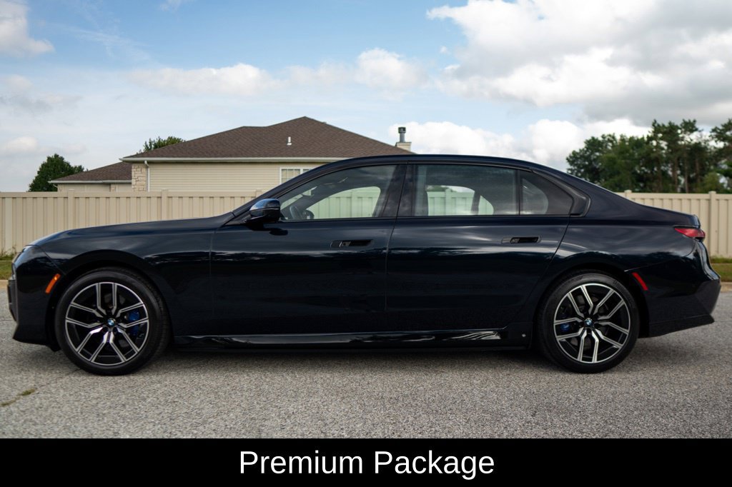Certified 2024 BMW i7 xDrive60 w/ Executive Package AWD/4WD image 6