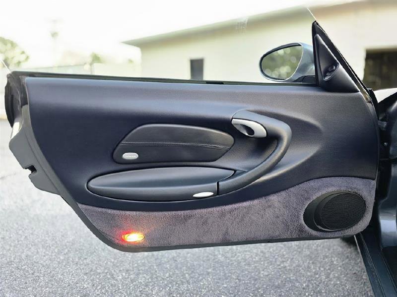 Used 2003 Porsche 911 Carrera image 27