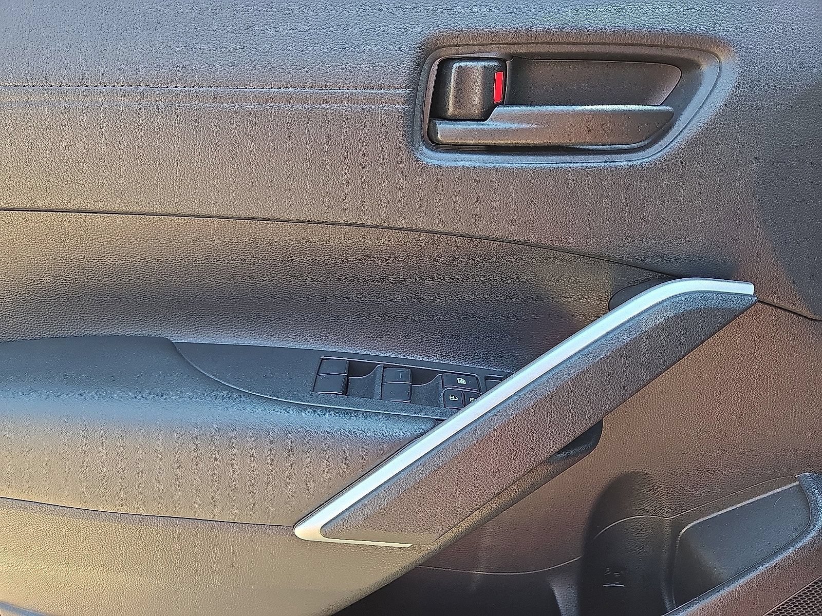Used 2024 Toyota Corolla Cross AWD Hybrid image 20