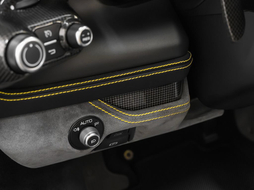 Certified 2022 Ferrari F8 Tributo RWD image 61