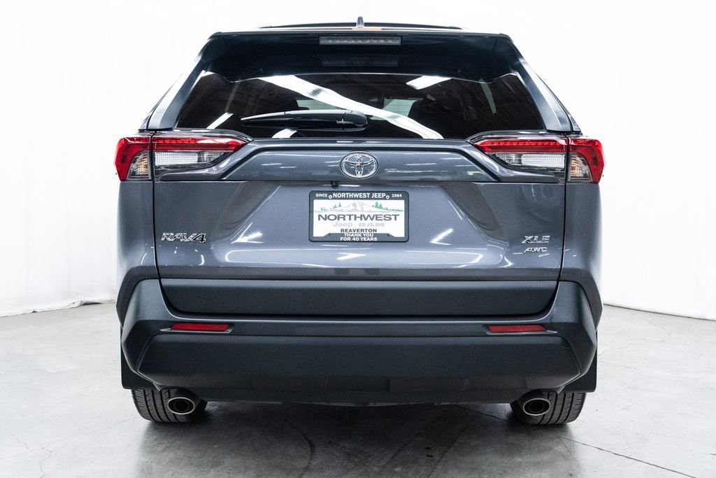 Used 2022 Toyota RAV4 XLE Premium AWD/4WD image 5